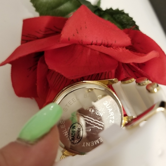 Luxury White Stainless Steel Bling Watch with Rhinestone NWT - Picture 8 of 9